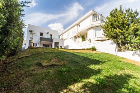 Casa de condomínio para alugar com 223m², 3 quartos e 6 vagas Casa de condomínio para alugar com 223m², 3 quartos e 6 vagasQuintal
