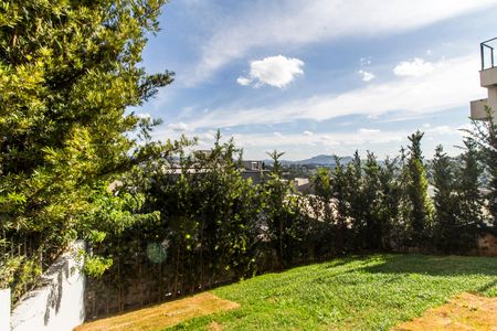 Casa de condomínio para alugar com 223m², 3 quartos e 6 vagas Casa de condomínio para alugar com 223m², 3 quartos e 6 vagasQuintal