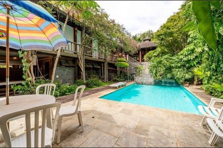 Casa para alugar com 650m², 4 quartos e 9 vagas