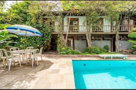 Casa para alugar com 650m², 4 quartos e 9 vagas