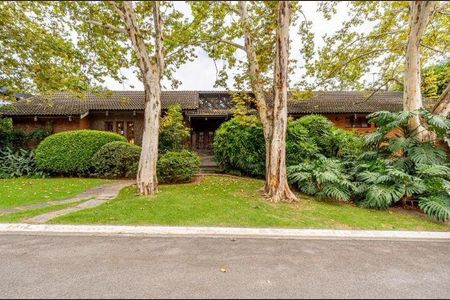 Casa para alugar com 650m², 4 quartos e 9 vagas