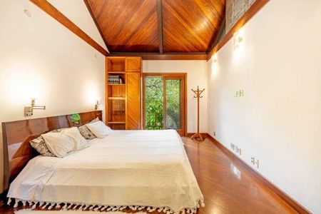 Casa para alugar com 650m², 4 quartos e 9 vagas