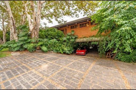 Casa para alugar com 650m², 4 quartos e 9 vagas
