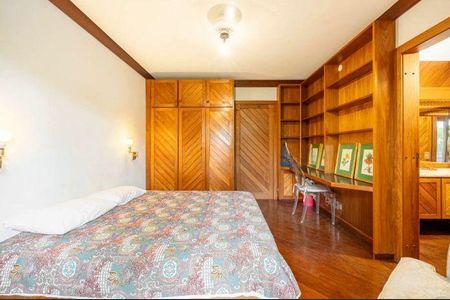 Casa para alugar com 650m², 4 quartos e 9 vagas