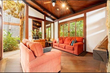 Casa para alugar com 650m², 4 quartos e 9 vagas