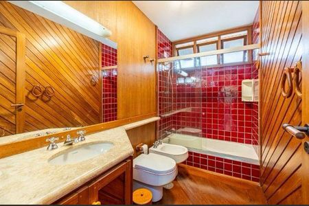 Casa para alugar com 650m², 4 quartos e 9 vagas