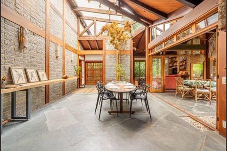 Casa para alugar com 650m², 4 quartos e 9 vagas