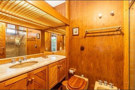 Casa para alugar com 650m², 4 quartos e 9 vagas