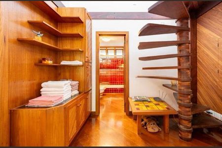 Casa para alugar com 650m², 4 quartos e 9 vagas