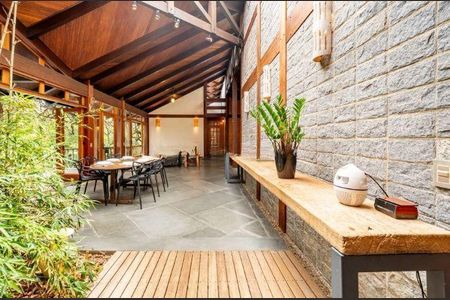 Casa para alugar com 650m², 4 quartos e 9 vagas