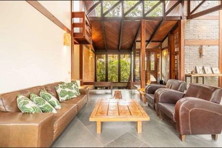 Casa para alugar com 650m², 4 quartos e 9 vagas