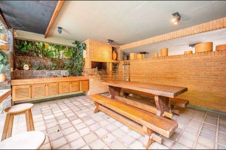 Casa para alugar com 650m², 4 quartos e 9 vagas