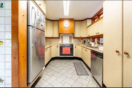 Casa para alugar com 650m², 4 quartos e 9 vagas