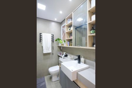Apartamento à venda com 84m², 2 quartos e 2 vagasBanheiro da Suíte 1
