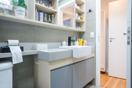 Apartamento à venda com 84m², 2 quartos e 2 vagasBanheiro da Suíte 1