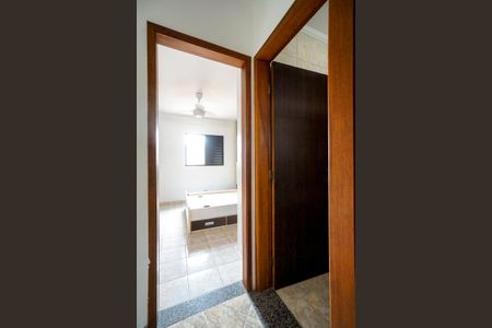 Casa de condomínio para alugar com 85m², 2 quartos e 1 vagaHall da escada