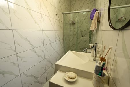 Banheiro de casa à venda com 3 quartos, 570m² em Alto Caiçaras, Belo Horizonte