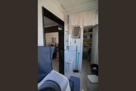 Apartamento à venda com 96m², 3 quartos e 2 vagas Apartamento à venda com 96m², 3 quartos e 2 vagasÁREA DE SERVIÇO