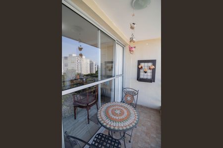 Apartamento à venda com 96m², 3 quartos e 2 vagas Apartamento à venda com 96m², 3 quartos e 2 vagasVARANDA DA SALA