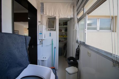 Apartamento à venda com 96m², 3 quartos e 2 vagas Apartamento à venda com 96m², 3 quartos e 2 vagasÁREA DE SERVIÇO