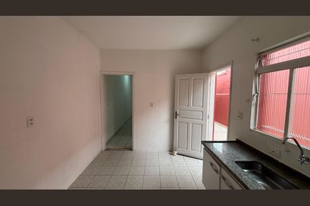 Casa à venda com 125m², 2 quartos e 2 vagas Casa à venda com 125m², 2 quartos e 2 vagasCozinha