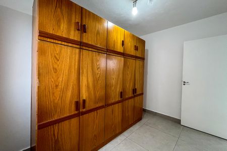 Quarto 1 de apartamento para alugar com 2 quartos, 40m² em Vila Cristalia, São Paulo