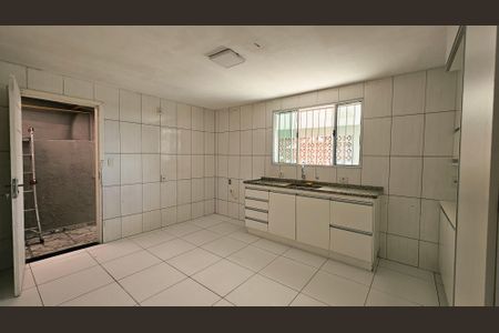 Casa à venda com 124m², 2 quartos e 3 vagas
