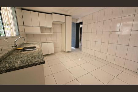 Casa à venda com 124m², 2 quartos e 3 vagas