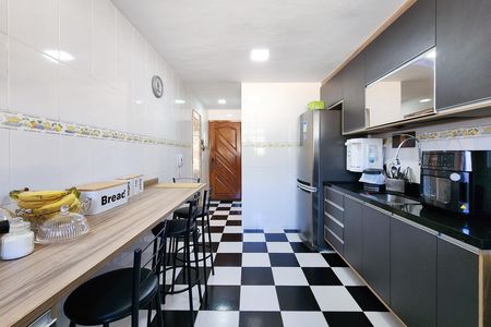 Apartamento à venda com 92m², 2 quartos e 2 vagasCozinha 