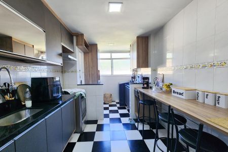 Apartamento à venda com 92m², 2 quartos e 2 vagasCozinha 