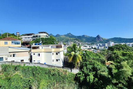 Apartamento à venda com 92m², 2 quartos e 2 vagasVista da Suíte 