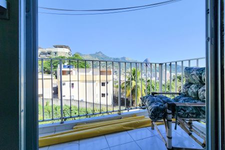 Apartamento à venda com 92m², 2 quartos e 2 vagasVaranda 