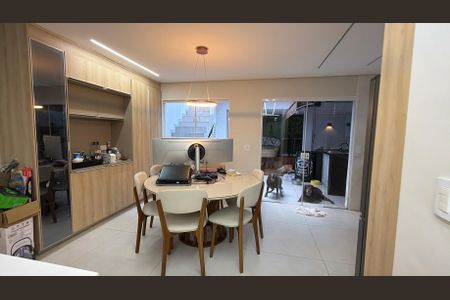 Casa à venda com 155m², 3 quartos e 2 vagas Casa à venda com 155m², 3 quartos e 2 vagasCozinha
