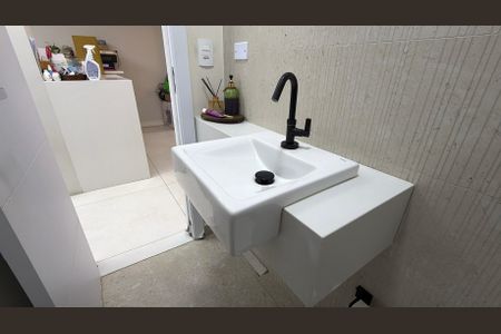 Casa à venda com 155m², 3 quartos e 2 vagas Casa à venda com 155m², 3 quartos e 2 vagasLavabo