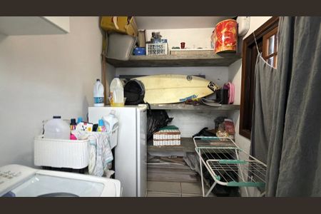 Casa à venda com 155m², 3 quartos e 2 vagas Casa à venda com 155m², 3 quartos e 2 vagasÁrea de Serviço