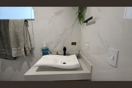 Casa à venda com 155m², 3 quartos e 2 vagas Casa à venda com 155m², 3 quartos e 2 vagasBanheiro da Suíte