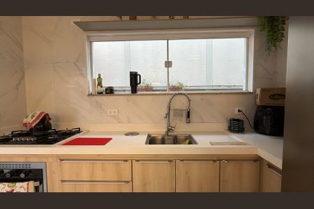Casa à venda com 155m², 3 quartos e 2 vagas Casa à venda com 155m², 3 quartos e 2 vagasCozinha