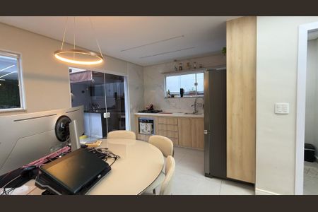 Casa à venda com 155m², 3 quartos e 2 vagas Casa à venda com 155m², 3 quartos e 2 vagasCozinha