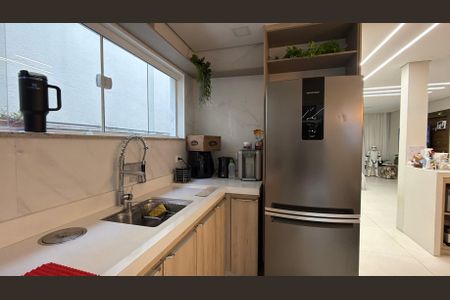 Casa à venda com 155m², 3 quartos e 2 vagas Casa à venda com 155m², 3 quartos e 2 vagasCozinha