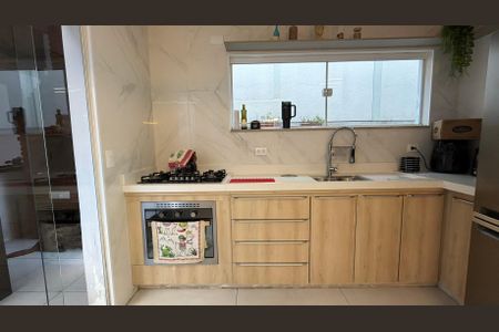 Casa à venda com 155m², 3 quartos e 2 vagas Casa à venda com 155m², 3 quartos e 2 vagasCozinha