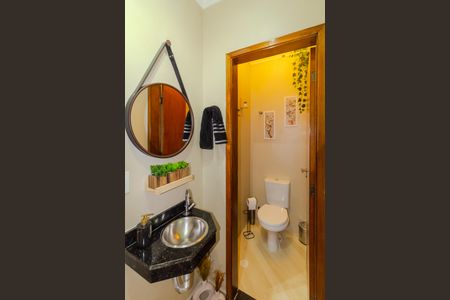 Casa à venda com 102m², 3 quartos e 2 vagas Casa à venda com 102m², 3 quartos e 2 vagasLavabo