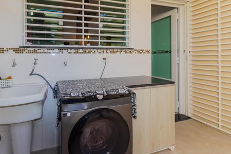 Casa à venda com 102m², 3 quartos e 2 vagas Casa à venda com 102m², 3 quartos e 2 vagasÁrea de Serviço