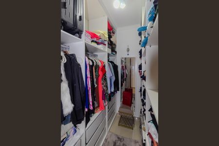 Casa à venda com 102m², 3 quartos e 2 vagas Casa à venda com 102m², 3 quartos e 2 vagasCloset da suíte