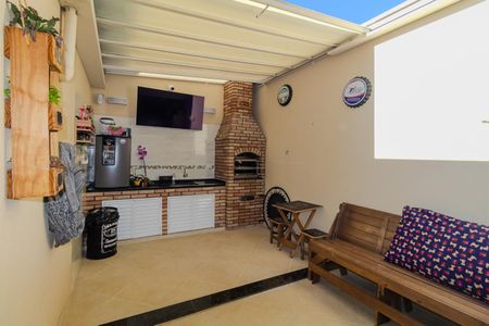 Casa à venda com 102m², 3 quartos e 2 vagas Casa à venda com 102m², 3 quartos e 2 vagasVaranda gourmet