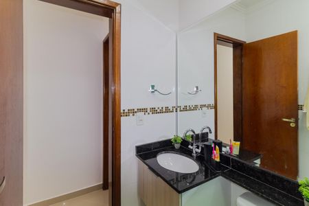 Casa à venda com 102m², 3 quartos e 2 vagas Casa à venda com 102m², 3 quartos e 2 vagasBanheiro 2