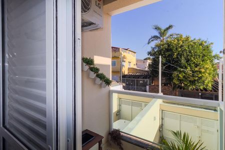 Casa à venda com 102m², 3 quartos e 2 vagas Casa à venda com 102m², 3 quartos e 2 vagasSacada