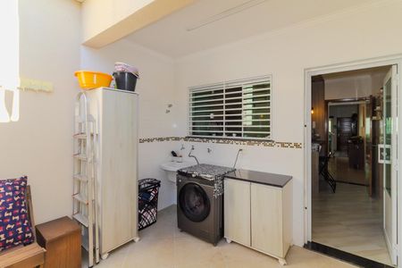 Casa à venda com 102m², 3 quartos e 2 vagas Casa à venda com 102m², 3 quartos e 2 vagasÁrea de Serviço