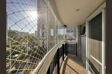 Apartamento à venda com 171m², 4 quartos e 2 vagasSuíte 1 - Varanda