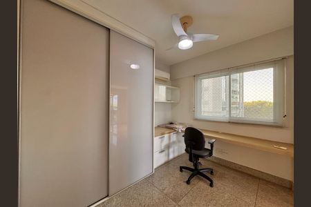 Apartamento à venda com 171m², 4 quartos e 2 vagasEscritório