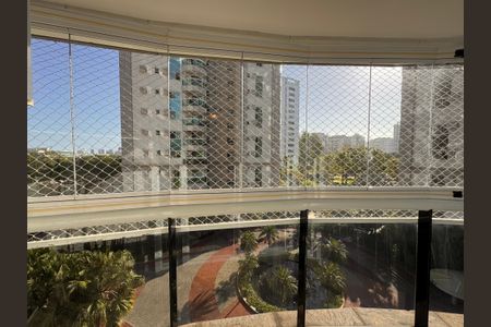 Apartamento à venda com 171m², 4 quartos e 2 vagasSuíte 1 - Varanda
